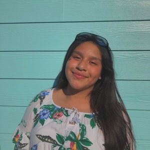 Meet your Posher, Sara esperanza